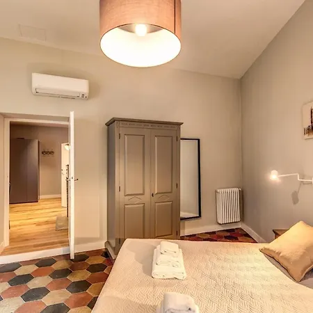 Campo Di Fiori 2 Bedroom Int 4 Rome