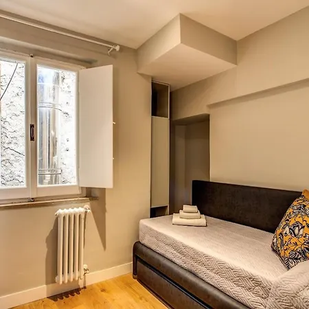 Apartment Campo Di Fiori 2 Bedroom Int 4 Rome